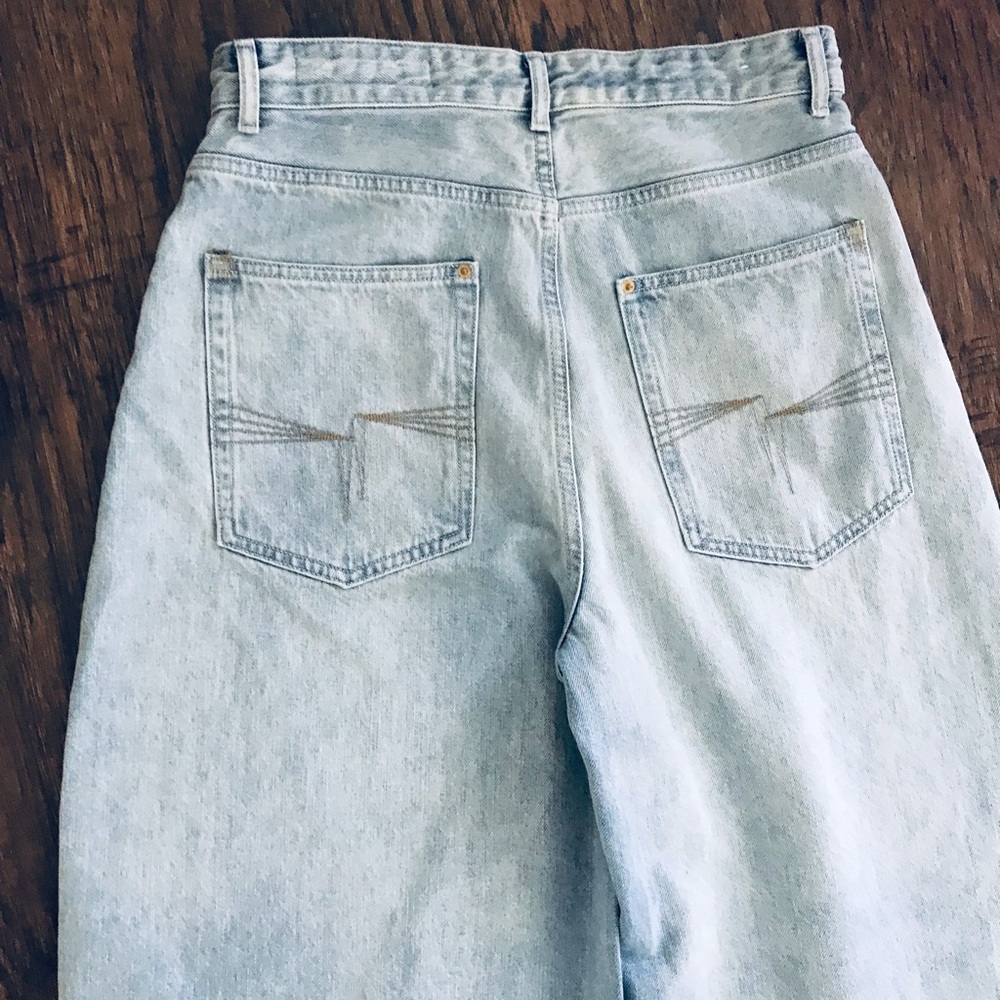 Bershka Light Wash Denim Wide Leg Jeans 4 - Picture 6 of 8